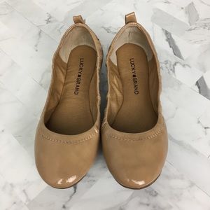 🛍 Lucky Brand Eleesia Patent Tan Flat Size 6